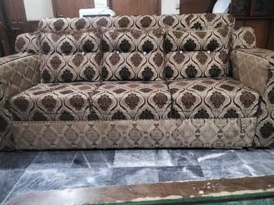 luxurious sofa set in new condition