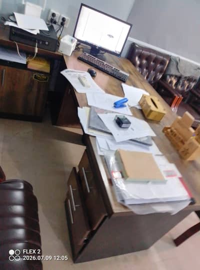 Office table
