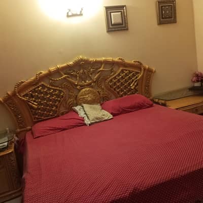 Complete bedroom furniture for sale - Luxury Bed set