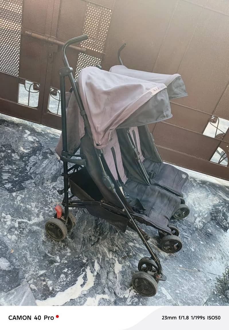 Twin pram 2