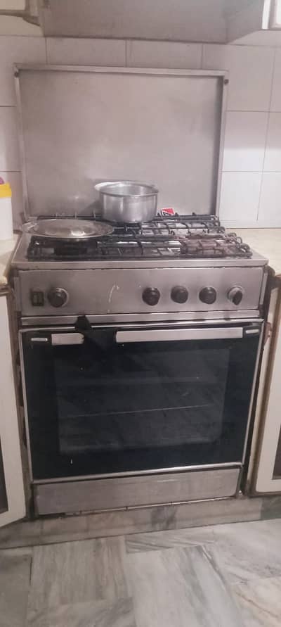 STOVE WITH BUILT OVEN