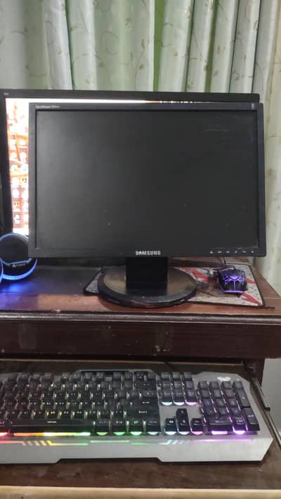 LCD for sale (21 inch).