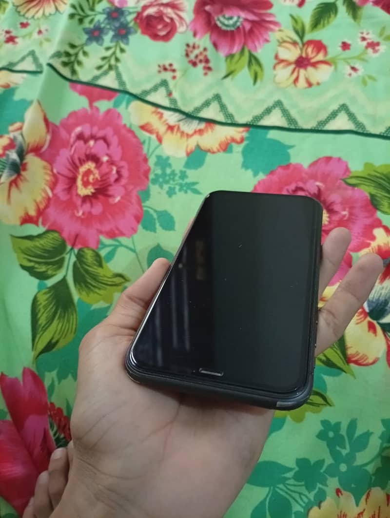 Apple iPhone 11 factory unlocked 1