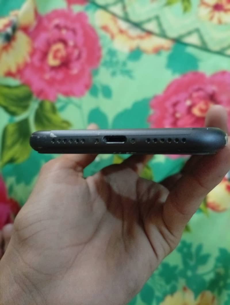 Apple iPhone 11 factory unlocked 5