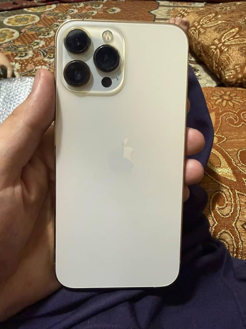 Apple iPhone 16 Pro Max 0