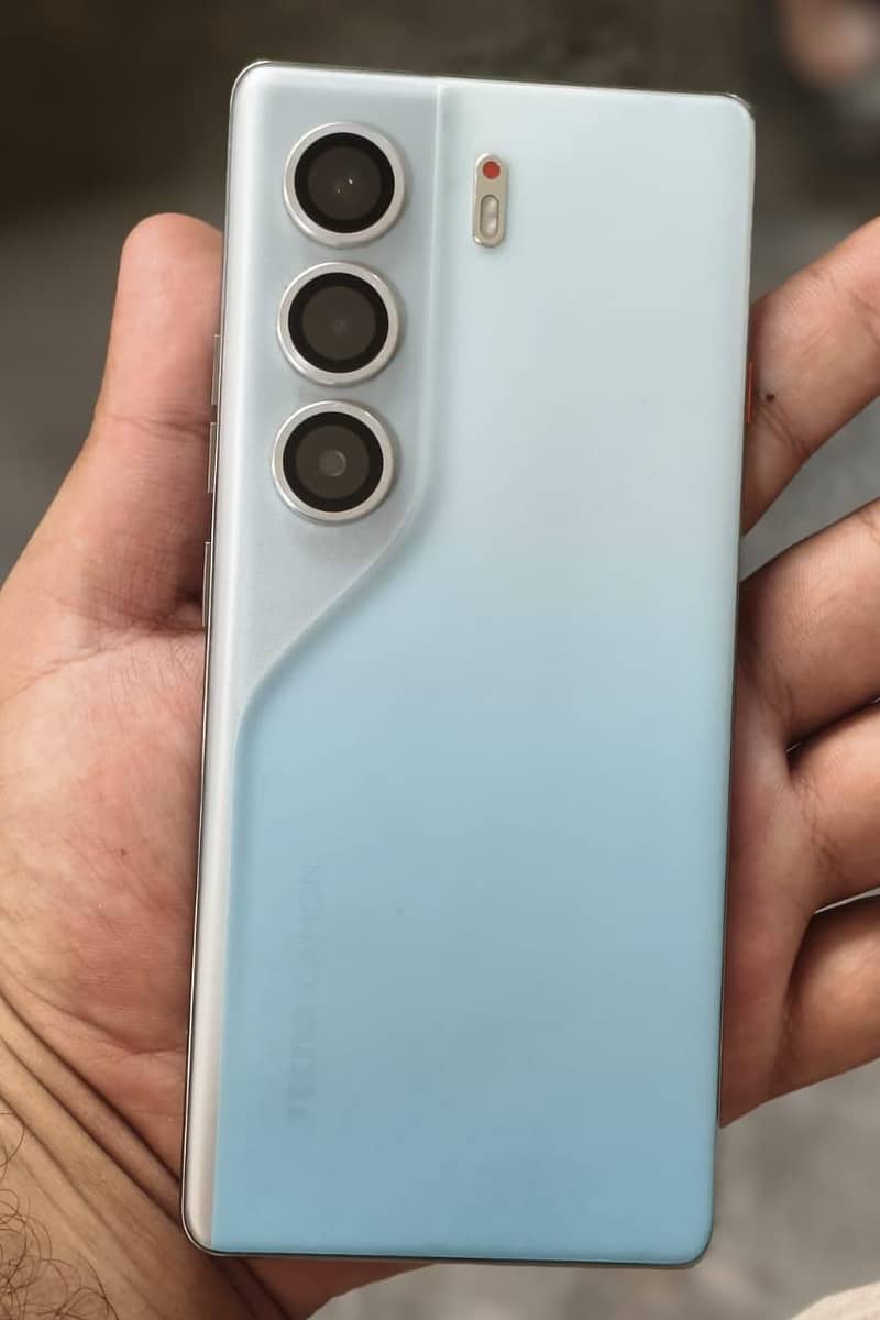 Tecno CAMON 40 Pro 60.000 fainal bhas nai 3