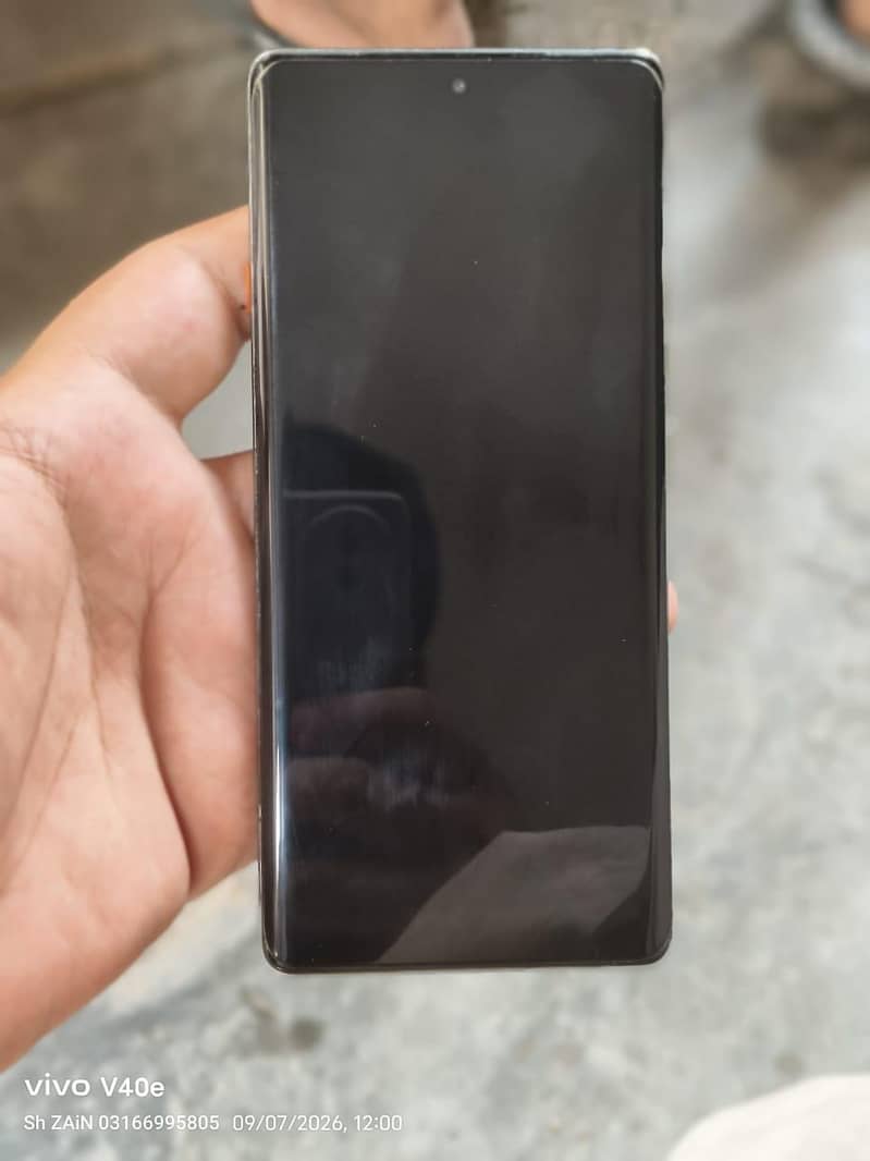 Tecno CAMON 40 Pro 60.000 fainal bhas nai 4