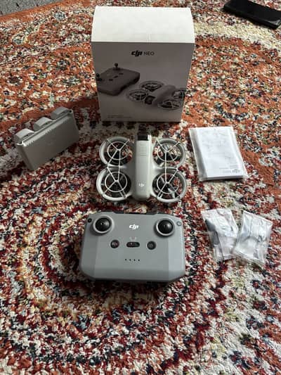 Dji neo flymore combo almost new full box