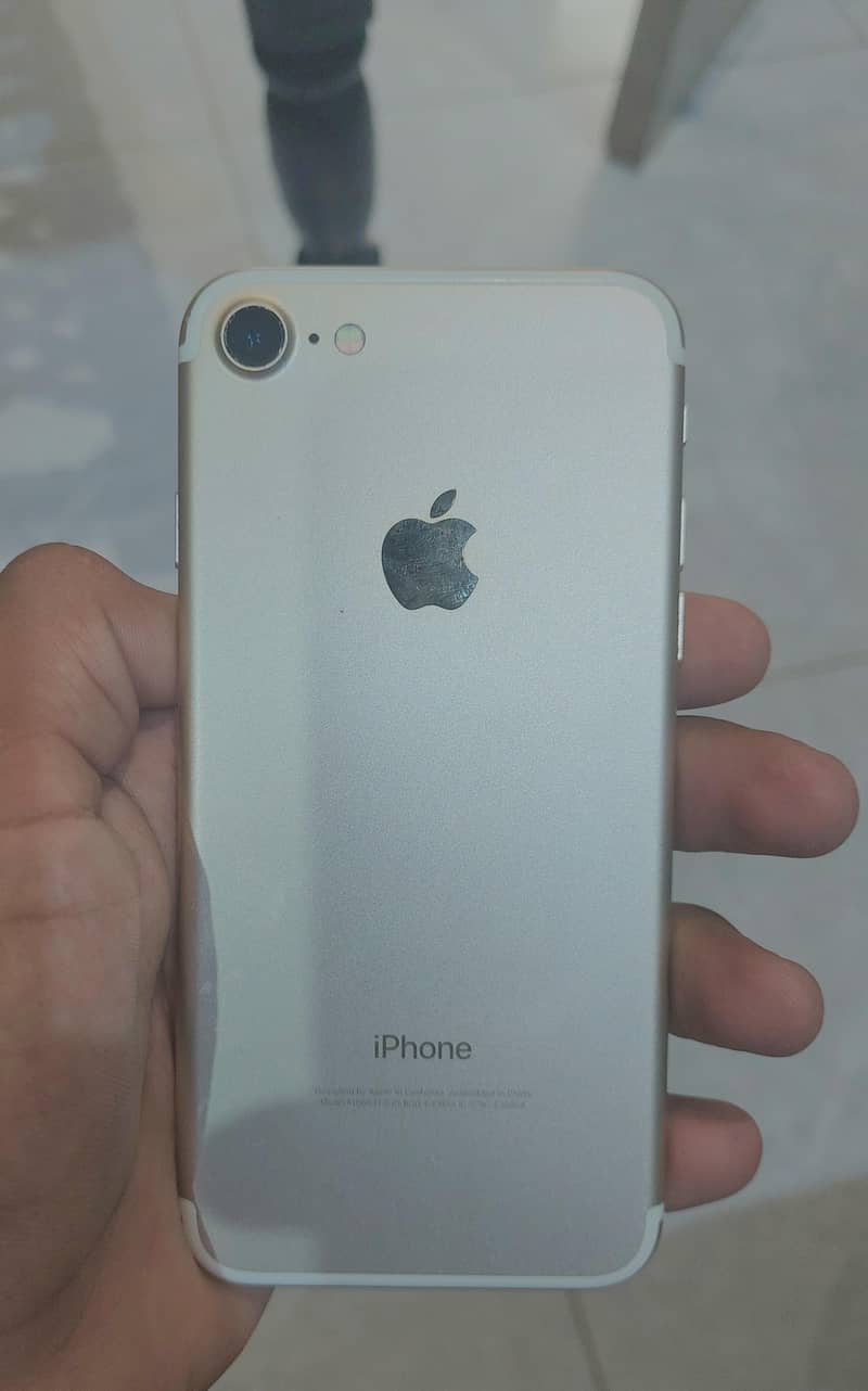 Apple iPhone 7 4