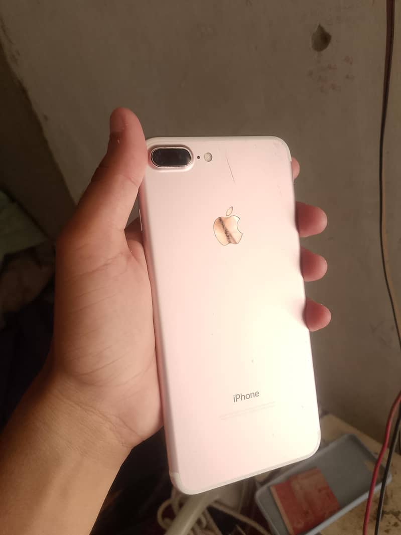 Apple iPhone 7 Plus 2