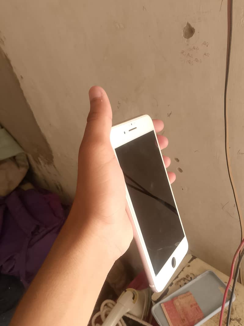 Apple iPhone 7 Plus 4