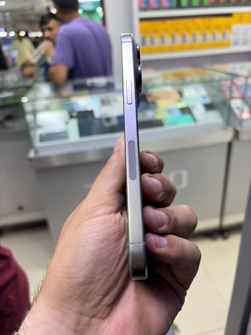 Apple iPhone 15 Pro Max 3