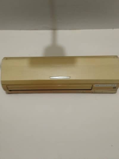 Mitsubishi Mr. Slim 1.5 Ton