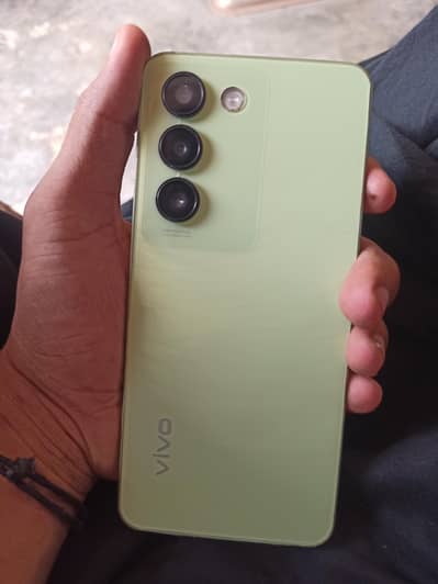 Vivo Y100