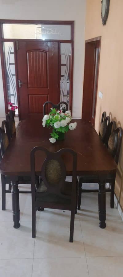 daining table urgent sale