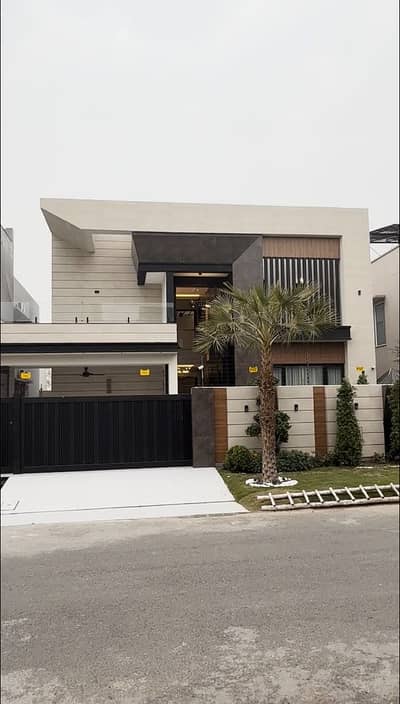 Lake City M3 1 Kanal Furnished House