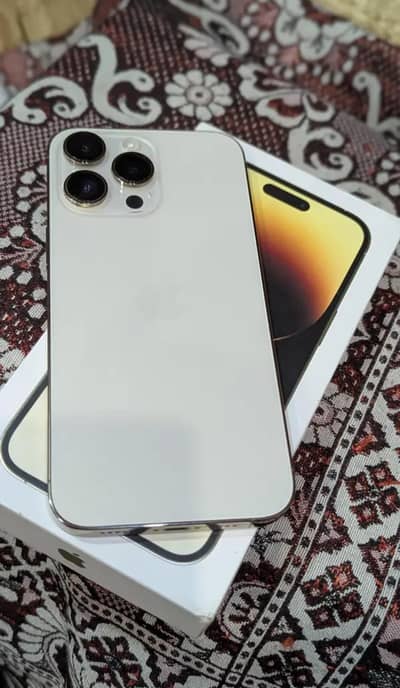 Apple iPhone 14 Pro Max box sath hai