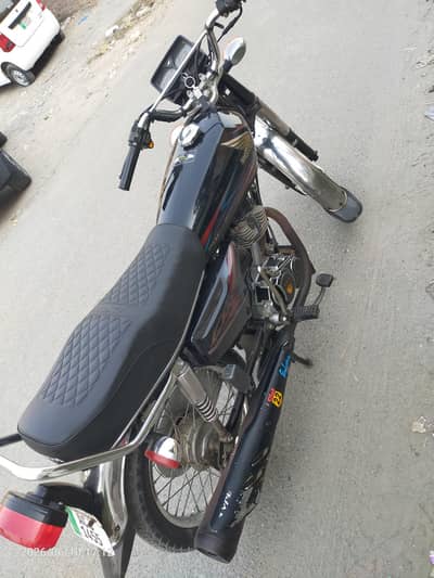 Honda CG125 black 19modle 0302/9611800bio matric on the sport my name