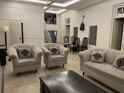 Elegant 5-Seater Sofa Set (3+1+1)