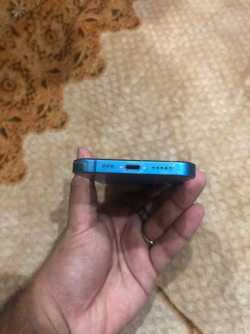 Apple iPhone 13 3