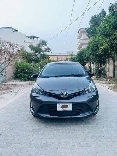 Toyota Vitz 2015