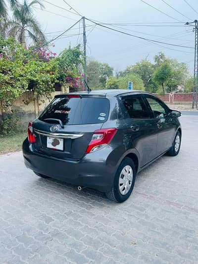 Toyota Vitz 2015
