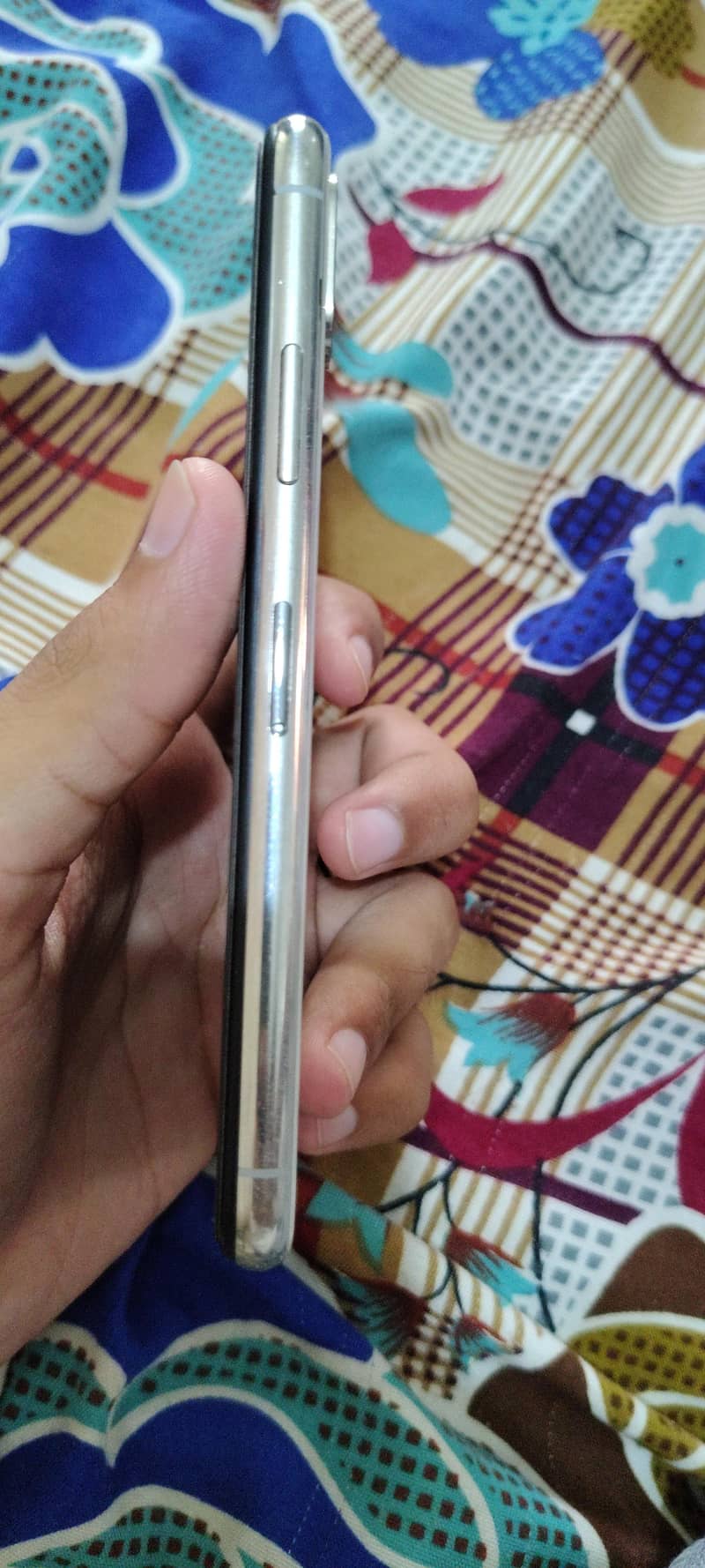 Apple iPhone X 2
