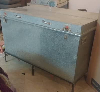 Trunk, Storage Space, Peti 6 Feet