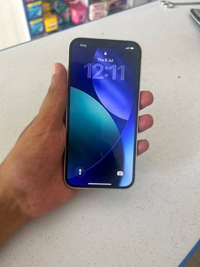 Apple iPhone 13