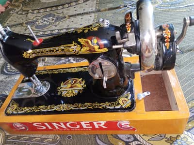 Singer Sewing Machine (Manual Hand Crank) - Excellent Condition