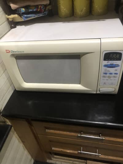Dawlance Microwave Heating Oven For Urgent Sale