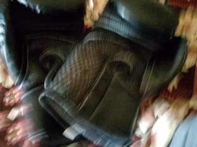 Boxing gloves 12oz size best quality new condition