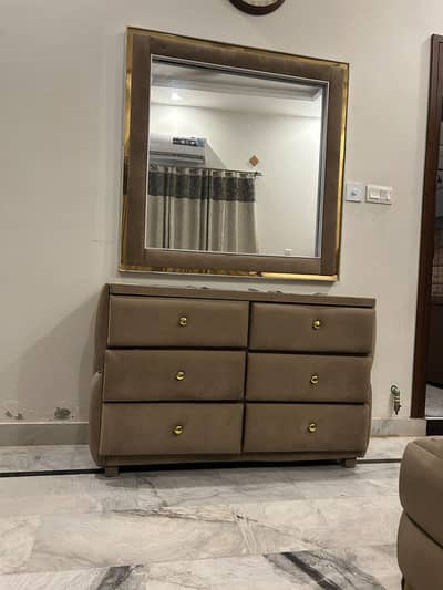dressing table with mirror