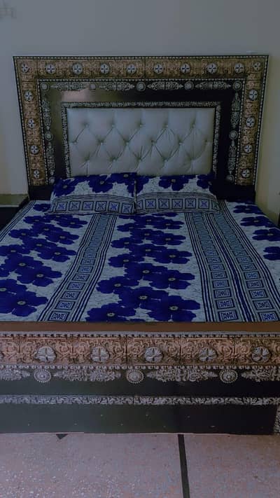 BED SET dressing table 10 by 9
