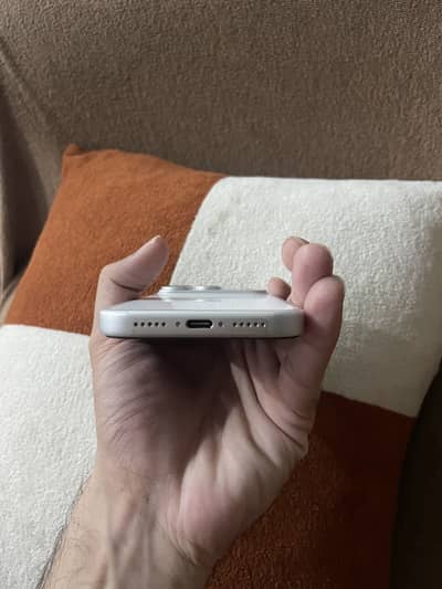 Apple iPhone 17 Pro sim time 4 month