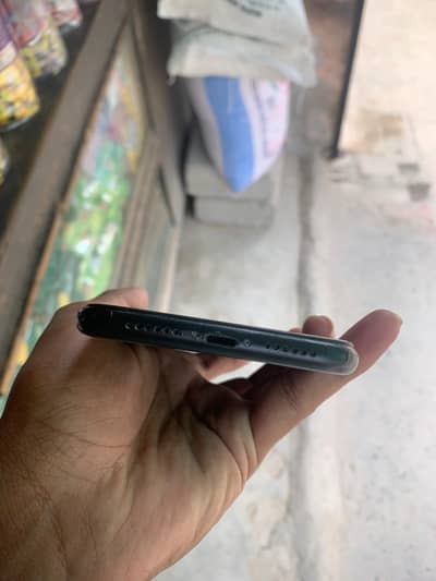 Apple iPhone XR