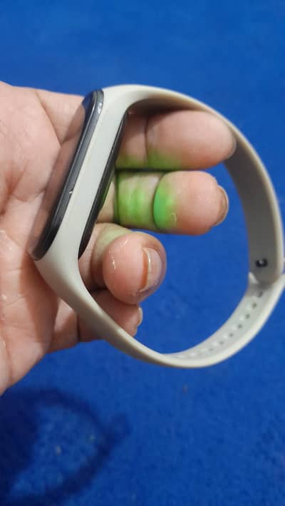 Xiomi Band 6 with charger