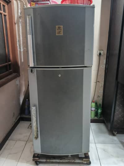 Dawlanc Refrigerator 18 Cubic Feet  Excellent Condition | Fast Cooling