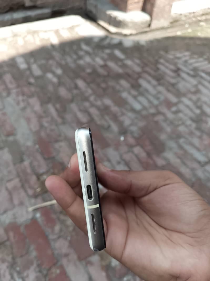 Google Pixel 7 4