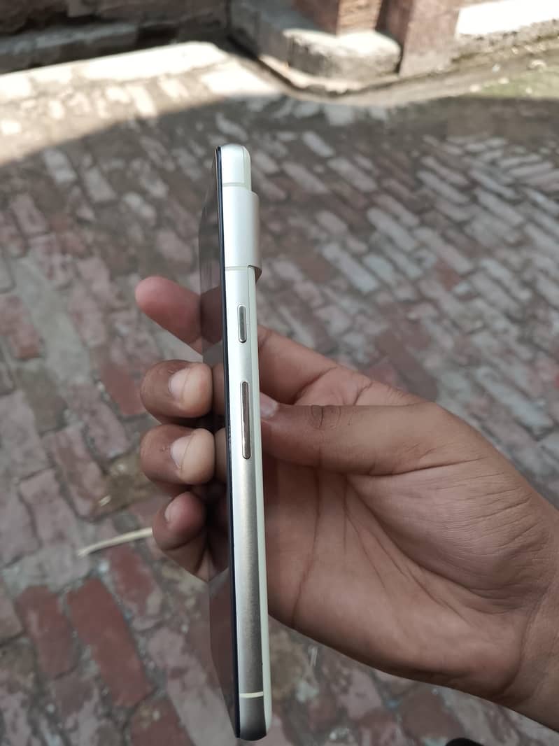 Google Pixel 7 5