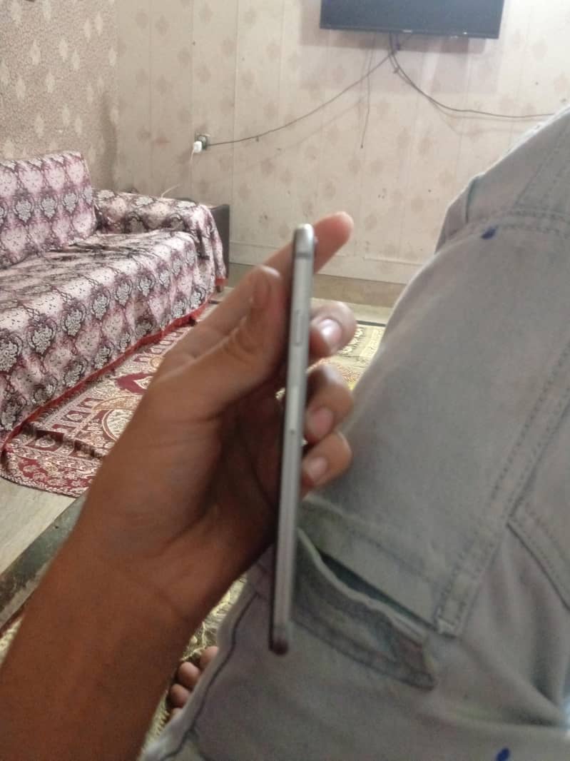 Apple iPhone 6S 2