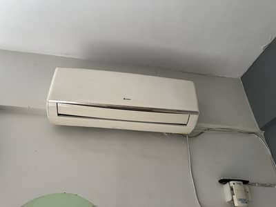 2 Split Ac for sell 1 Ton  Gree and orient good condition