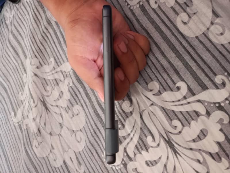 Google Pixel 8 2