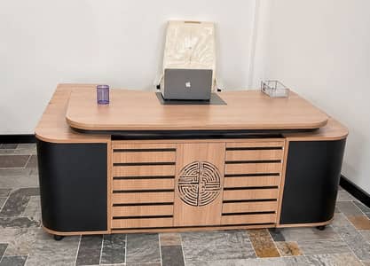 Office table