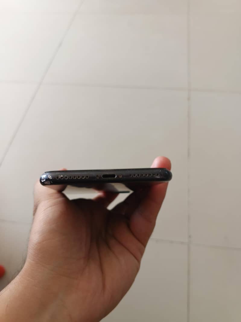 Apple iPhone 7 Plus 2
