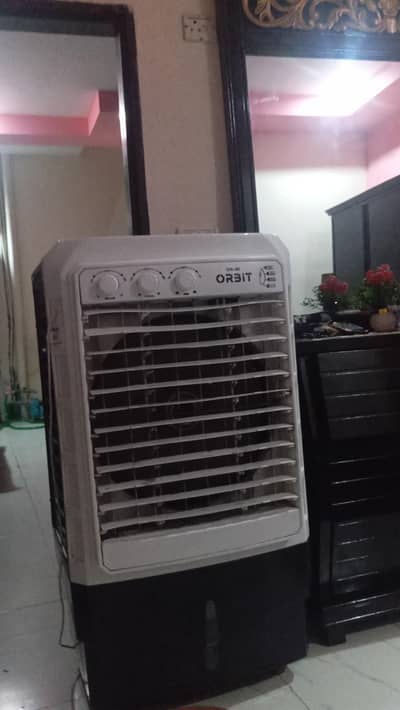 air cooler look new 1year warranty 4 to 5 day use only
