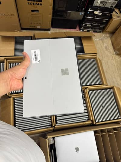 Microsoft Surface pro 8| Core i5-11Gen | 16 gb 256ssd | 120HDZ
