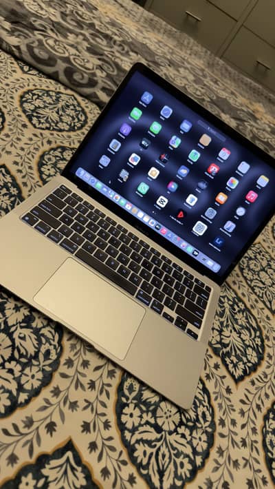 MacBook Air M1 16/256gb silver