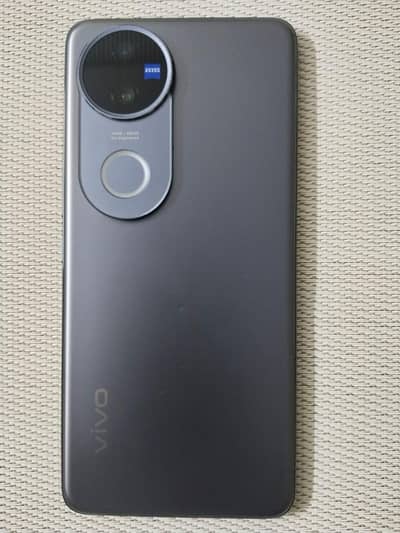 Vivo v50