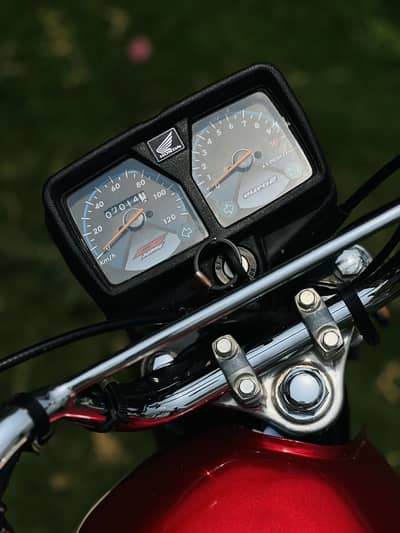 Honda CG 125 2023 model total genuine & single hand used applied for